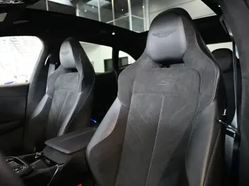 Aston Martin DBX S Malachite Green Bowers&Wilkins