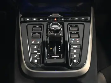 Aston Martin DBX S Malachite Green Bowers&Wilkins