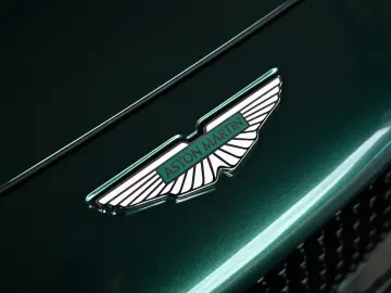 Aston Martin DBX S Malachite Green Bowers&Wilkins