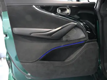 Aston Martin DBX S Malachite Green Bowers&Wilkins