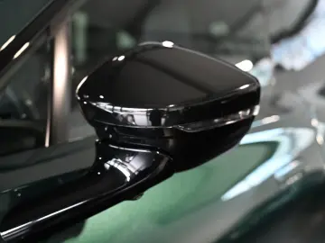 Aston Martin DBX S Malachite Green Bowers&Wilkins