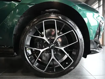 Aston Martin DBX S Malachite Green Bowers&Wilkins