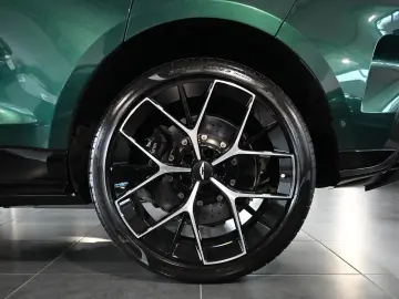 Aston Martin DBX S Malachite Green Bowers&Wilkins
