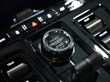Aston Martin DBX S Malachite Green Bowers&Wilkins