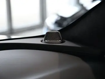 Aston Martin DBX S Malachite Green Bowers&Wilkins