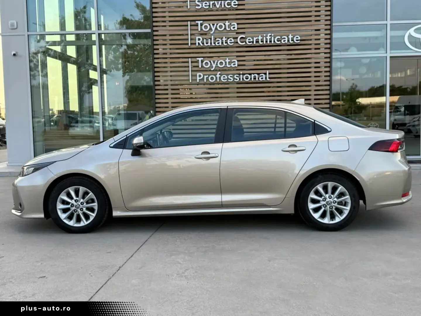 Toyota Corolla Dynamic 1.5 Benzina 125 Cp