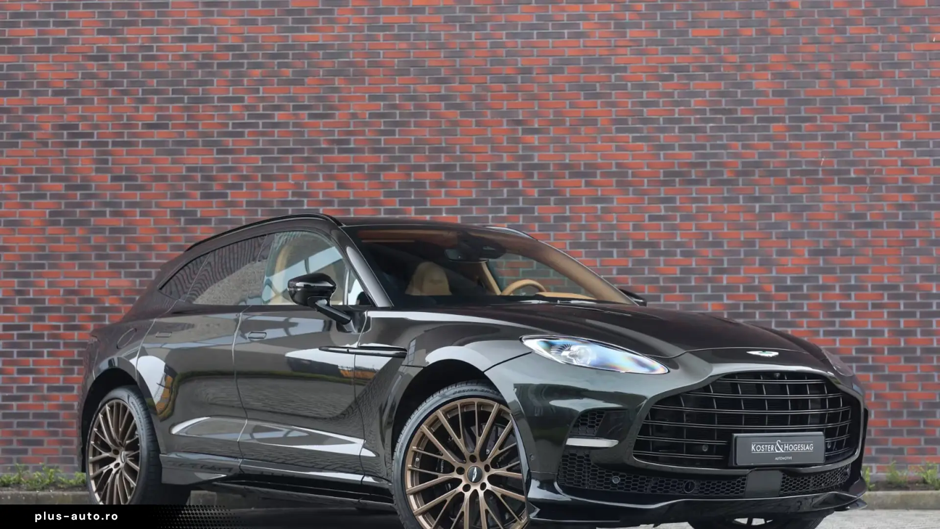 Aston Martin DBX 707   Minotaur Green - Copper Tan