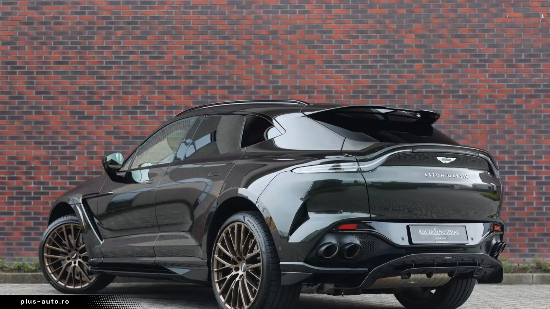 Aston Martin DBX 707   Minotaur Green - Copper Tan