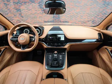 Aston Martin DBX 707   Minotaur Green - Copper Tan