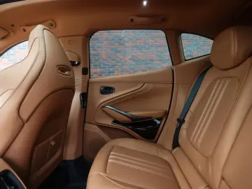 Aston Martin DBX 707   Minotaur Green - Copper Tan