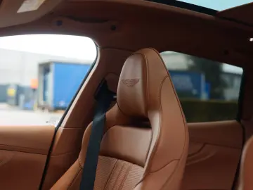 Aston Martin DBX 707   Minotaur Green - Copper Tan