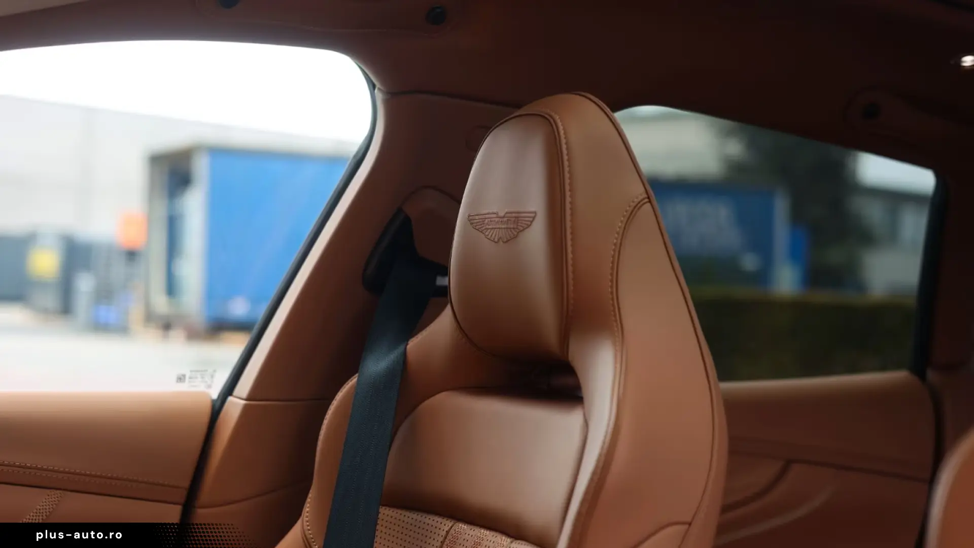 Aston Martin DBX 707   Minotaur Green - Copper Tan