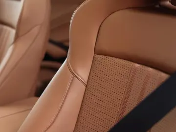 Aston Martin DBX 707   Minotaur Green - Copper Tan