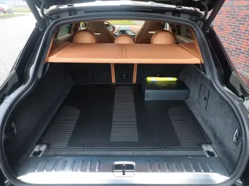 Aston Martin DBX 707   Minotaur Green - Copper Tan