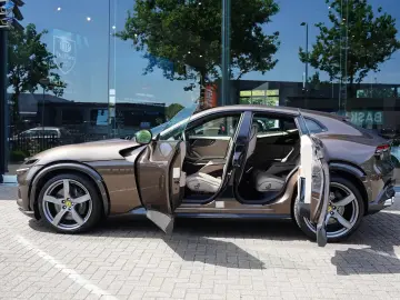 Ferrari Purosangue 6.5 V12