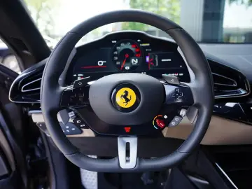 Ferrari Purosangue 6.5 V12