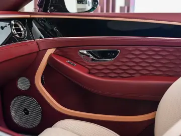 Bentley Continental GTC Mulliner V8 Hybrid