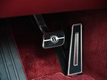 Bentley Continental GTC Mulliner V8 Hybrid