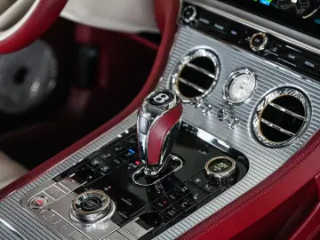 Bentley Continental GTC Mulliner V8 Hybrid