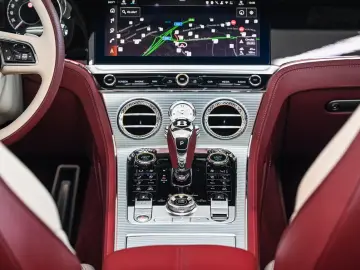 Bentley Continental GTC Mulliner V8 Hybrid