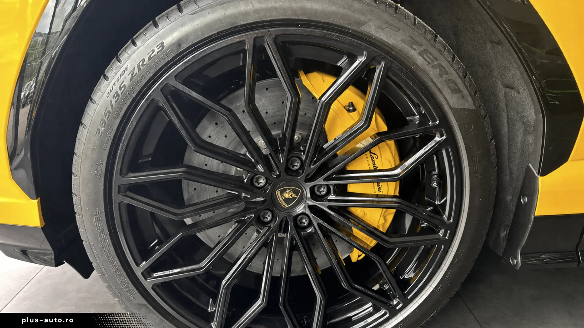 Lamborghini Urus SE NOU