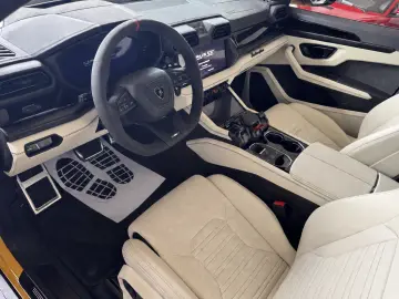 Lamborghini Urus SE NOU