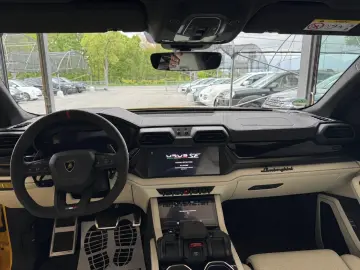 Lamborghini Urus SE NOU