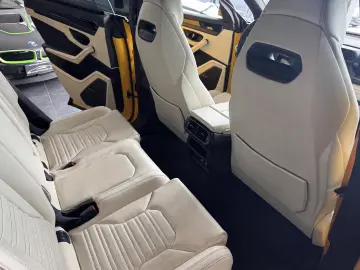 Lamborghini Urus SE NOU