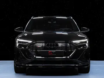 AUDI E-Tron 55 S-Line BlackEdition Pano 21  Matrix