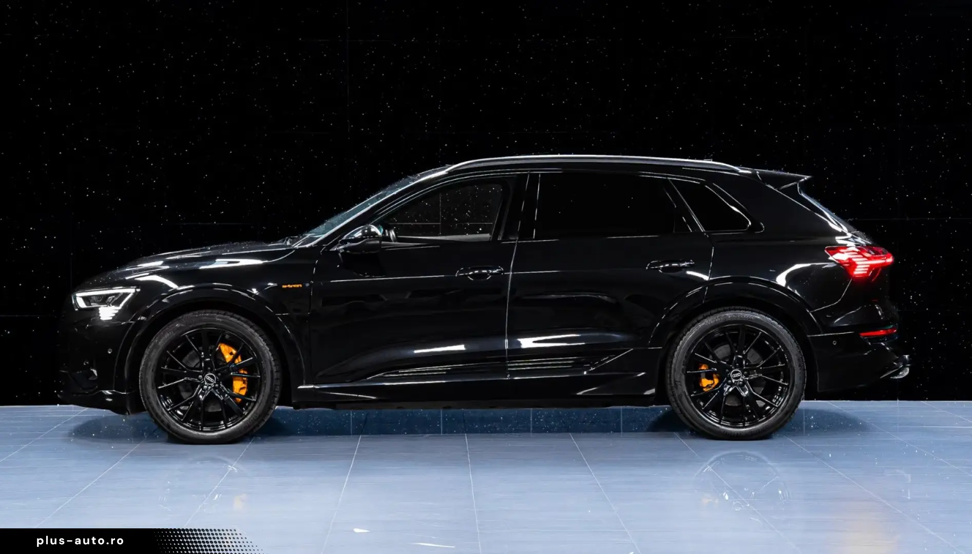 AUDI E-Tron 55 S-Line BlackEdition Pano 21  Matrix