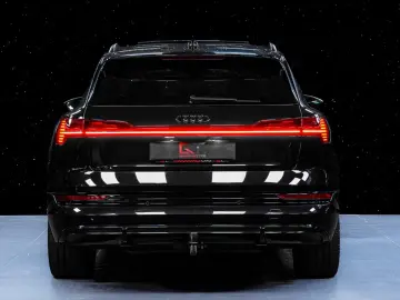 AUDI E-Tron 55 S-Line BlackEdition Pano 21  Matrix