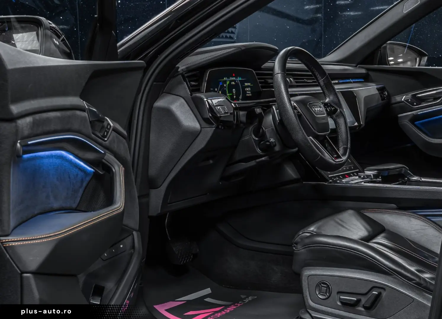 AUDI E-Tron 55 S-Line BlackEdition Pano 21  Matrix