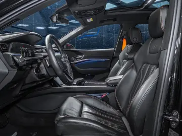 AUDI E-Tron 55 S-Line BlackEdition Pano 21  Matrix