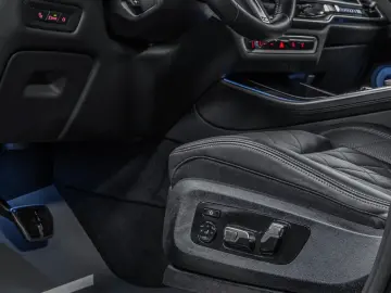 AUDI E-Tron 55 S-Line BlackEdition Pano 21  Matrix