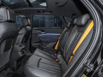 AUDI E-Tron 55 S-Line BlackEdition Pano 21  Matrix
