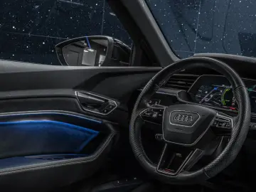 AUDI E-Tron 55 S-Line BlackEdition Pano 21  Matrix