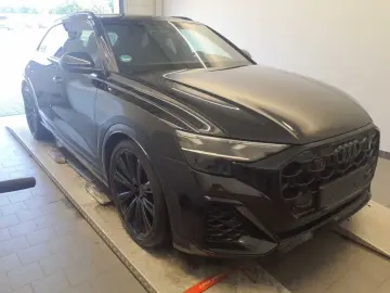 AUDI Q8 S line 55 TFSI AHK Black Pano Sitzlüft Allrad