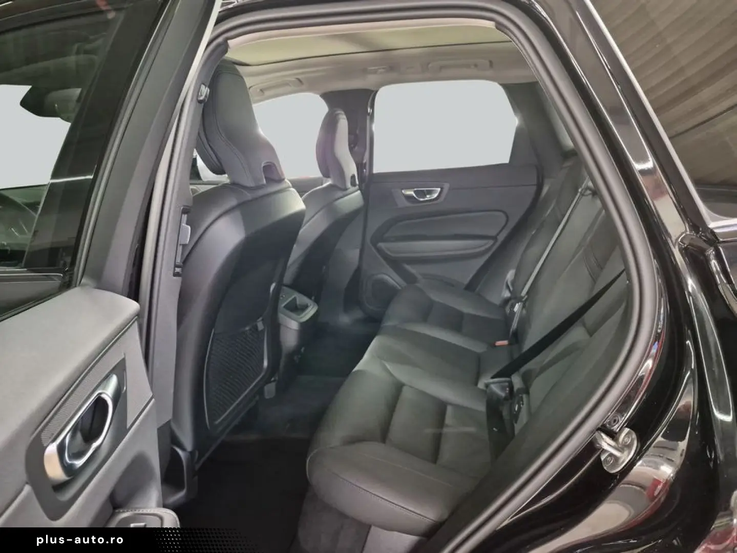 VOLVO XC60 B5 B AWD Plus Dark