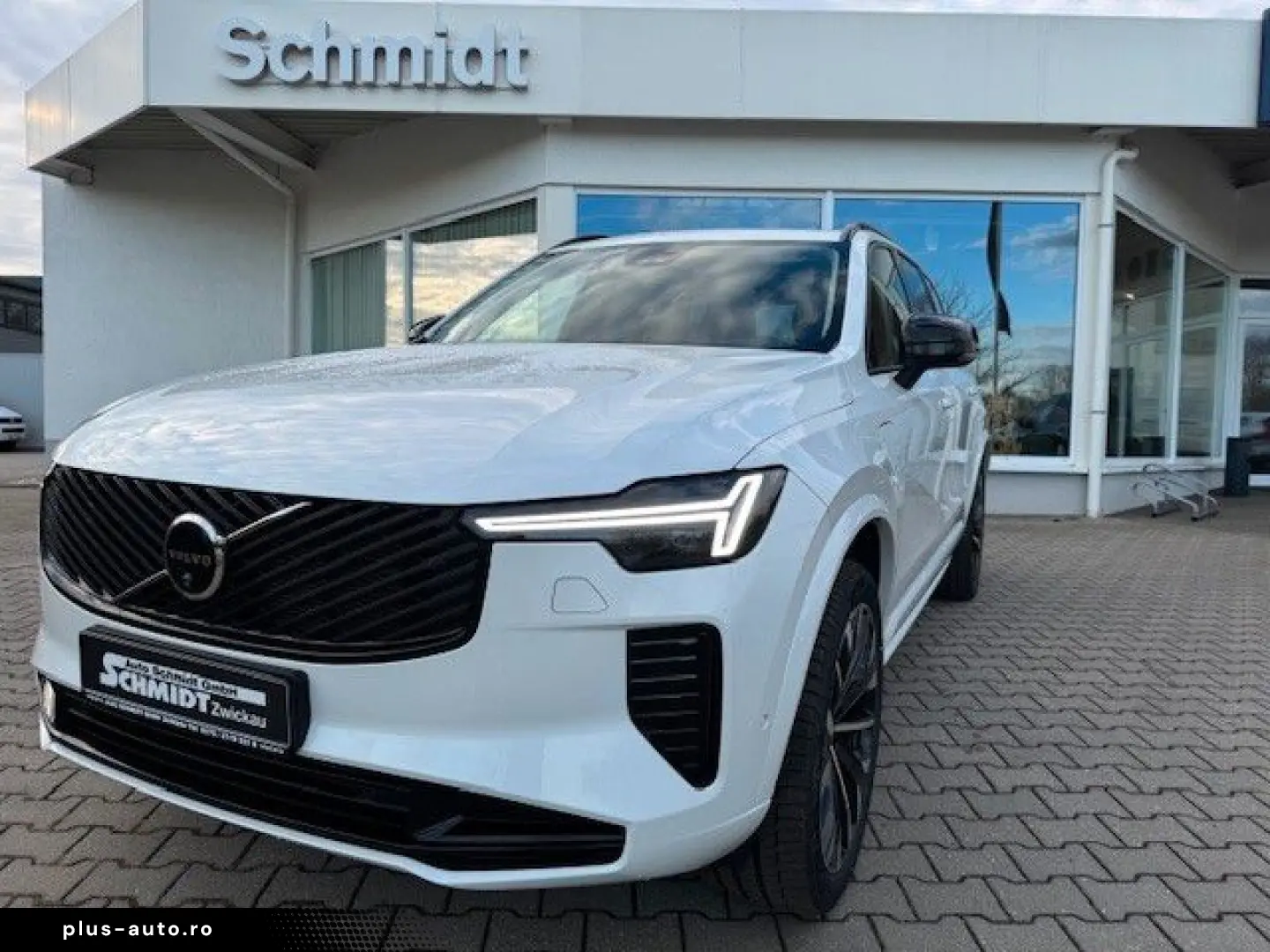 VOLVO XC90 T8 AWD Plug-in Hybrid Plus Dark