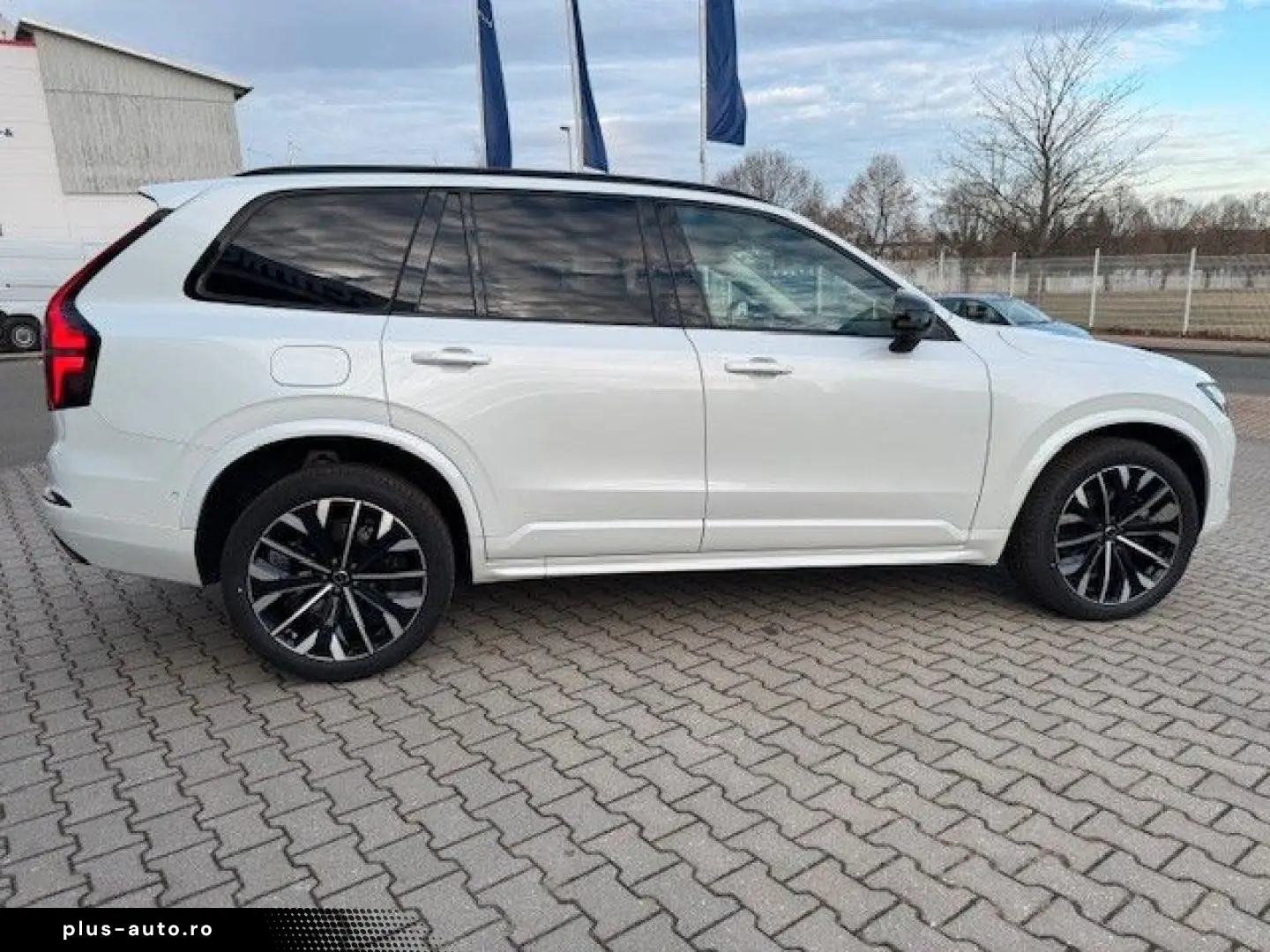 VOLVO XC90 T8 AWD Plug-in Hybrid Plus Dark