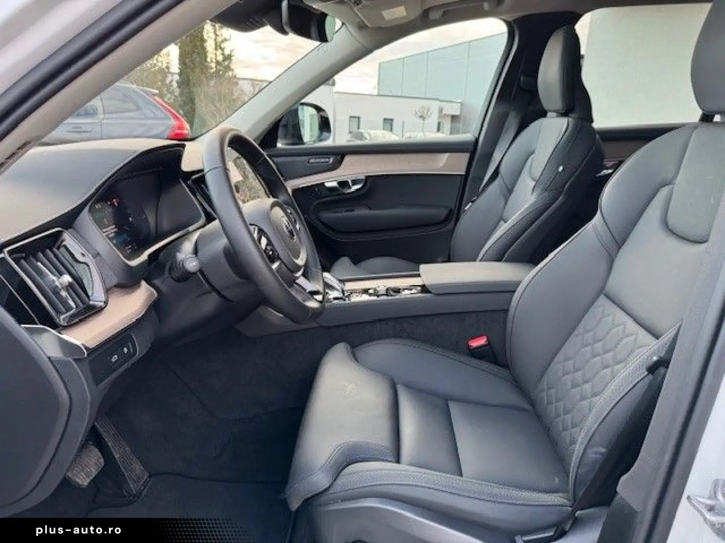 VOLVO XC90 T8 AWD Plug-in Hybrid Plus Dark