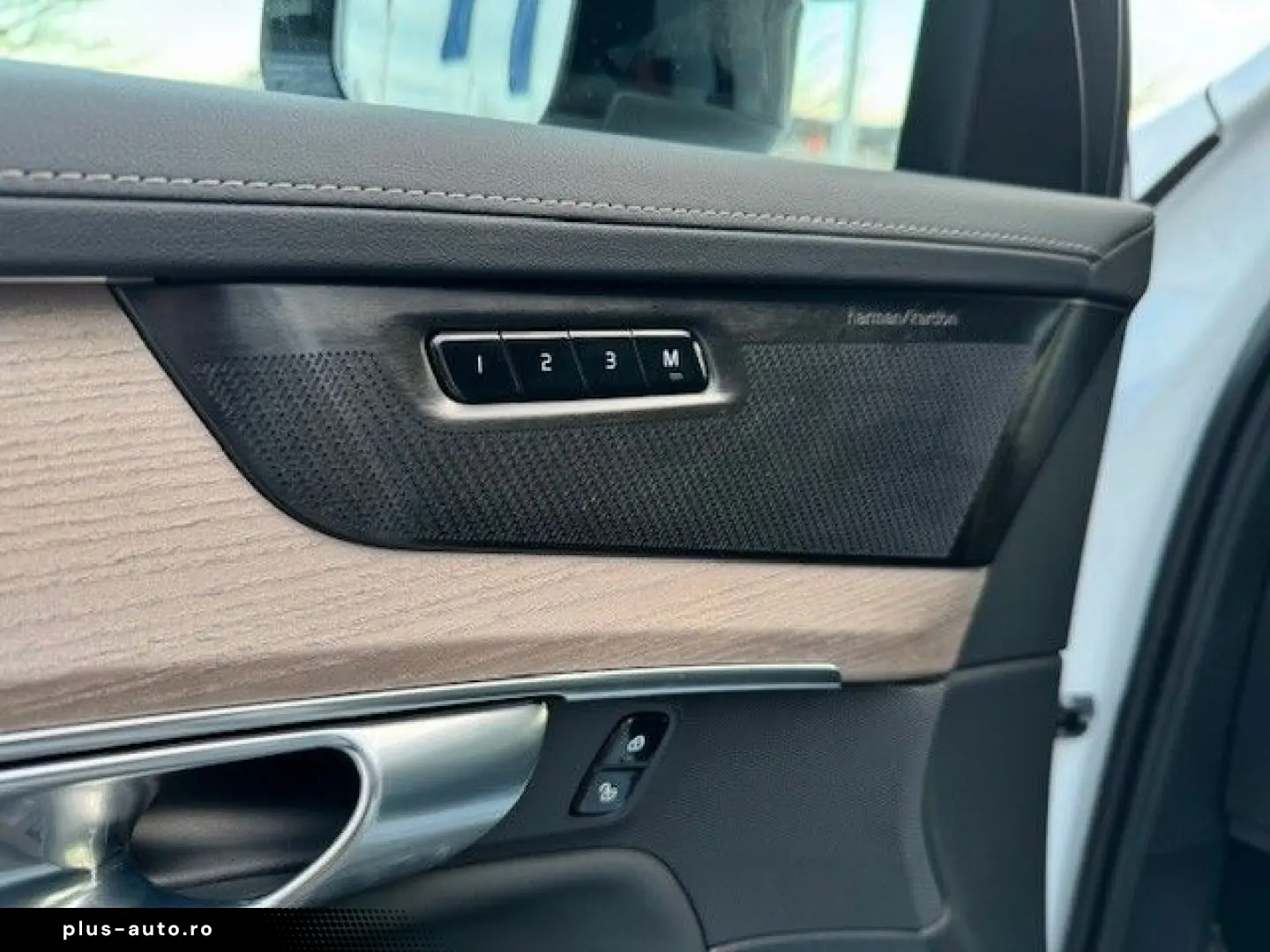 VOLVO XC90 T8 AWD Plug-in Hybrid Plus Dark