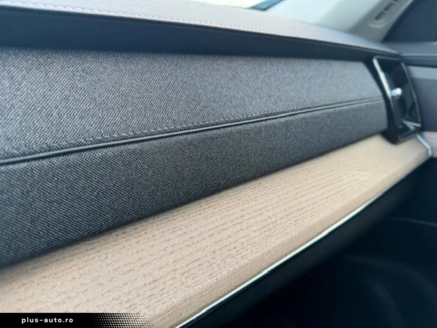 VOLVO XC90 T8 AWD Plug-in Hybrid Plus Dark