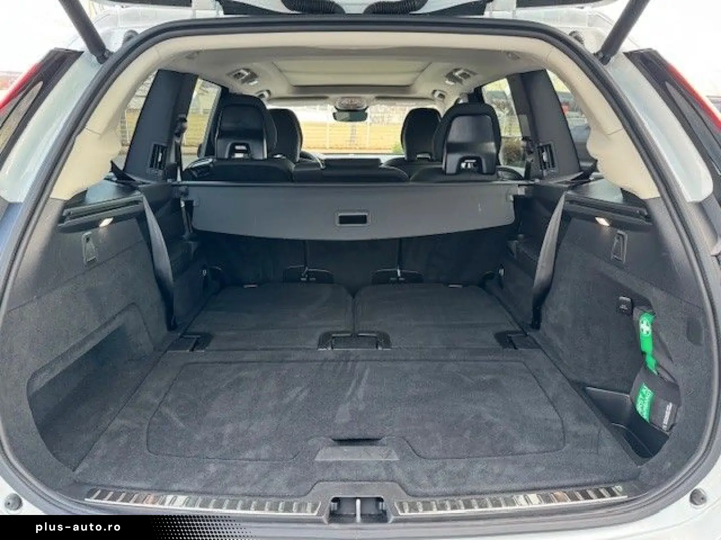 VOLVO XC90 T8 AWD Plug-in Hybrid Plus Dark