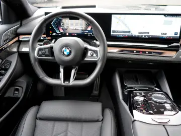 BMW 540xd M Sport Pro Carbon 3xTV B&W HUD Distr Pano