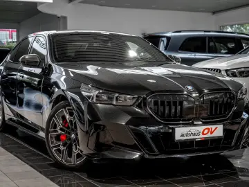 BMW 540xd M Sport Pro Carbon 3xTV B&W HUD Distr Pano