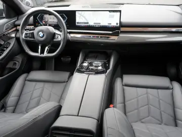 BMW 540xd M Sport Pro Carbon 3xTV B&W HUD Distr Pano