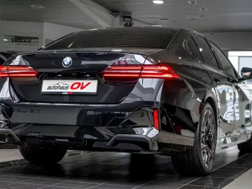 BMW 540xd M Sport Pro Carbon 3xTV B&W HUD Distr Pano