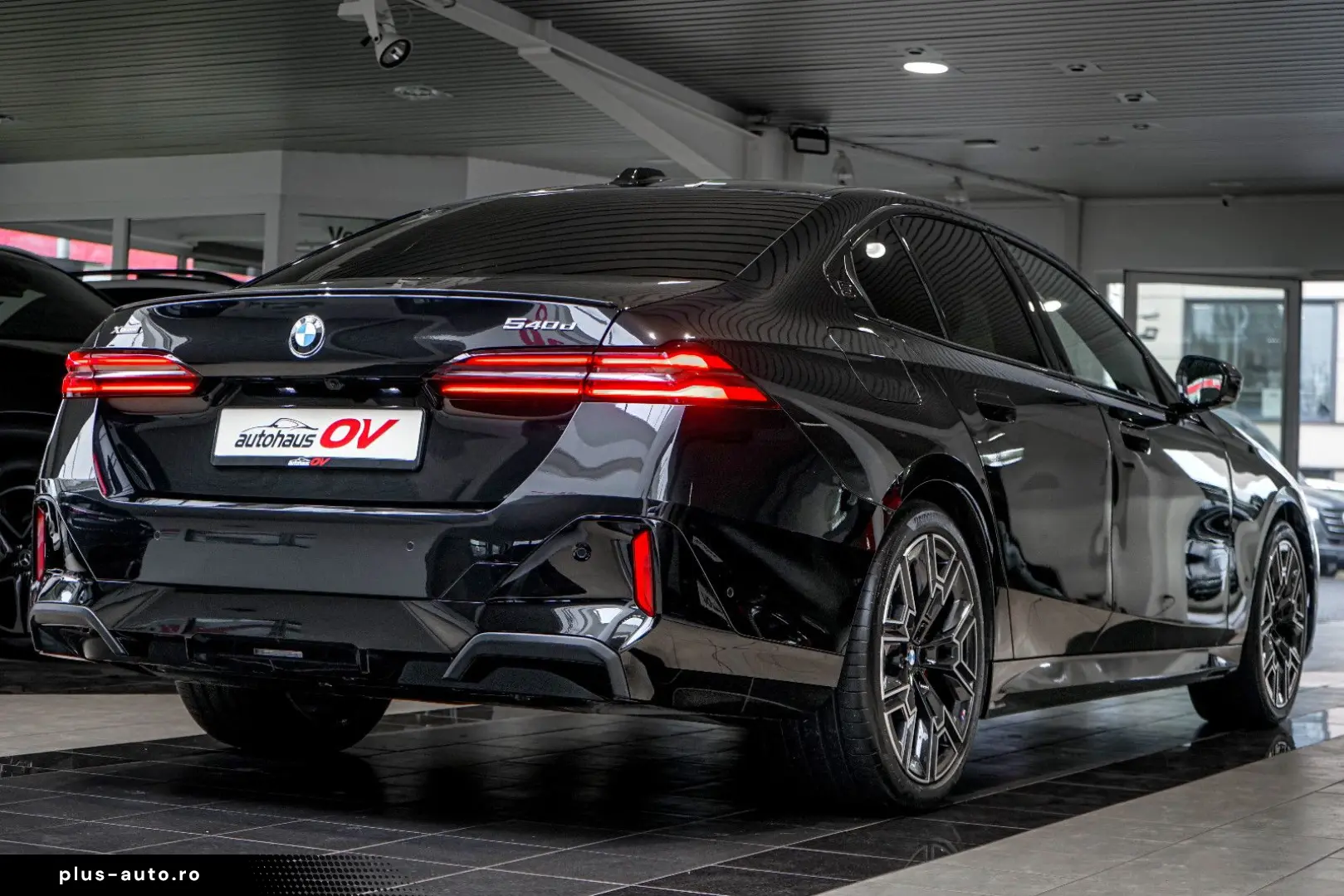 BMW 540xd M Sport Pro Carbon 3xTV B&W HUD Distr Pano