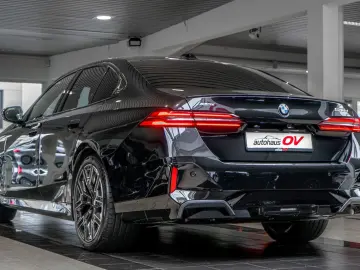 BMW 540xd M Sport Pro Carbon 3xTV B&W HUD Distr Pano